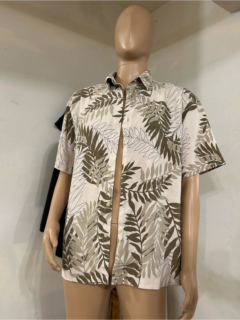 Geoffrey Beene Olive and Cream Leaf-Print Short Sleeve